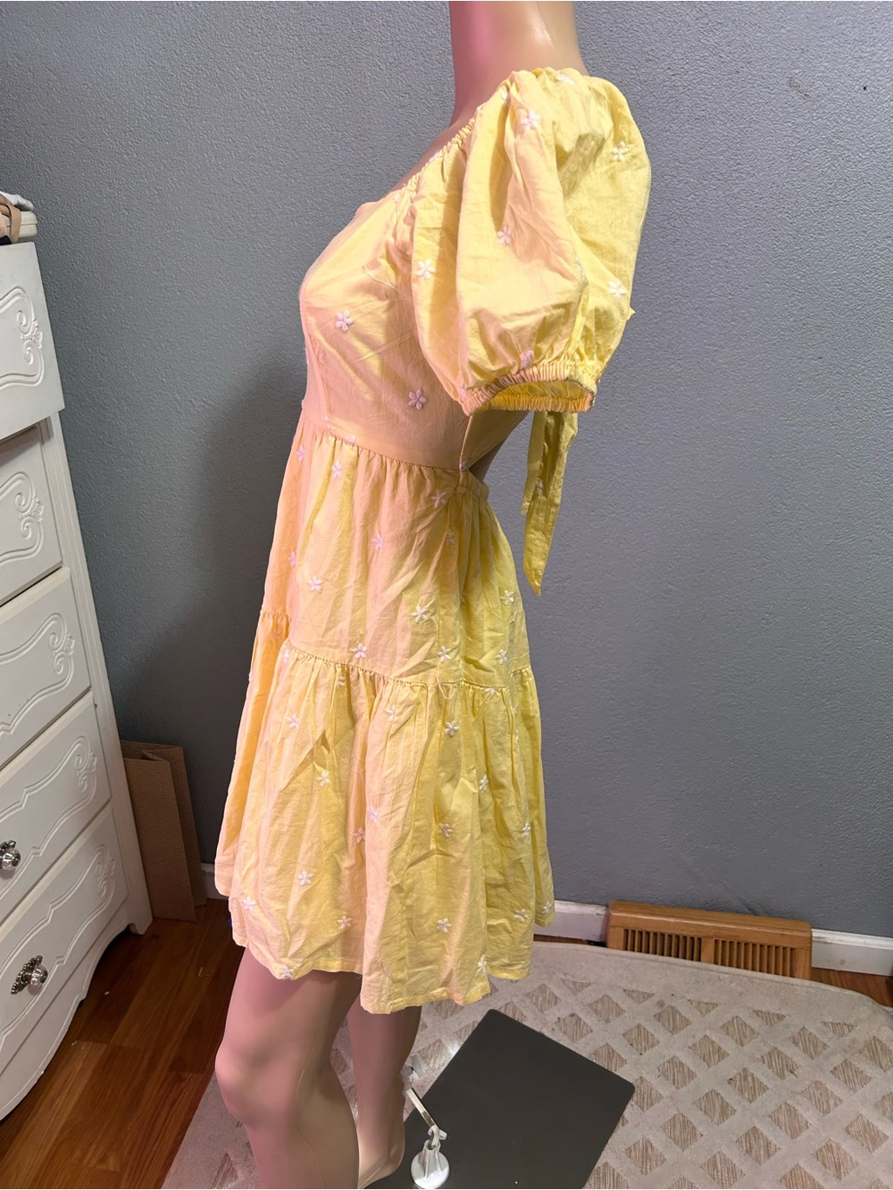 Jessica Simpson tie back dress size small - Picture 3 of 5